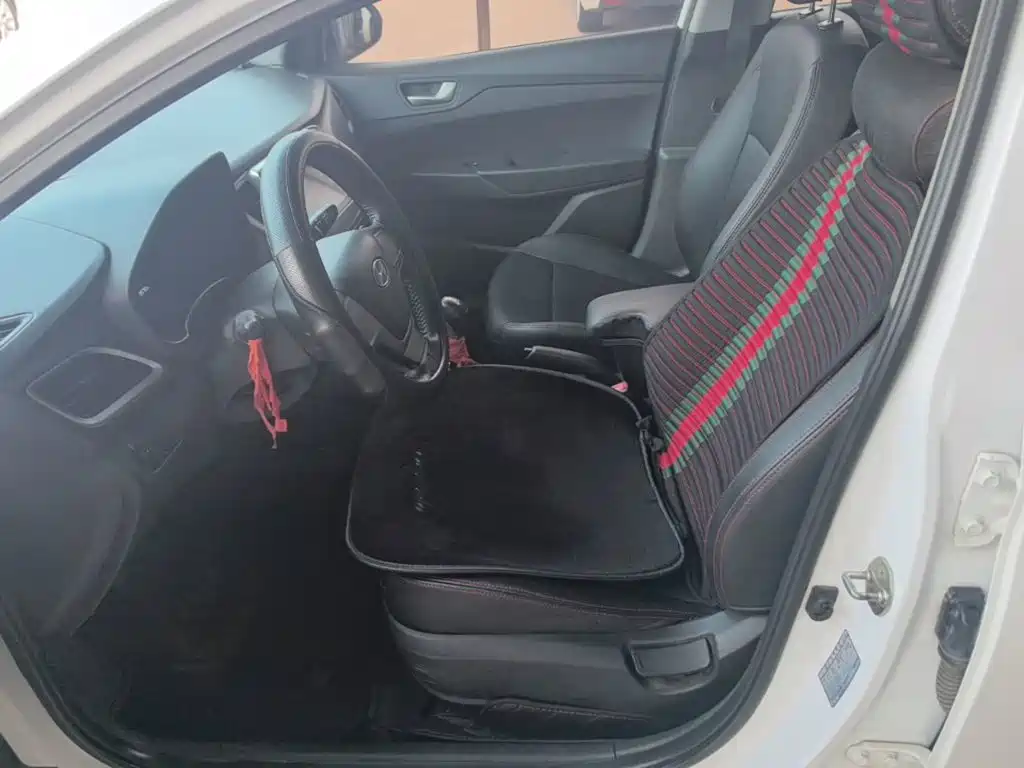 Hyundai Verna 2017 — фото 15