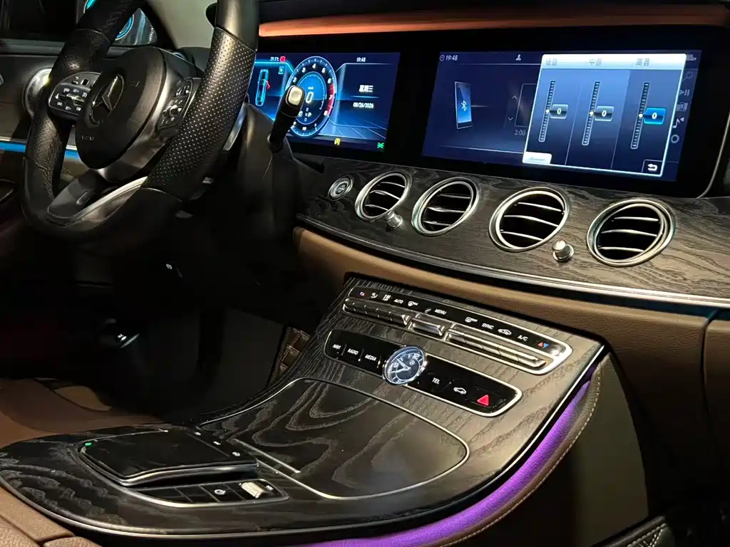 Mercedes-Benz E-Class 2019 — фото 11