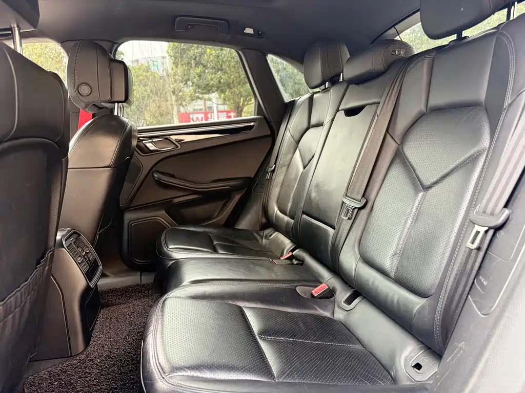 Porsche Macan 2015 — фото 11
