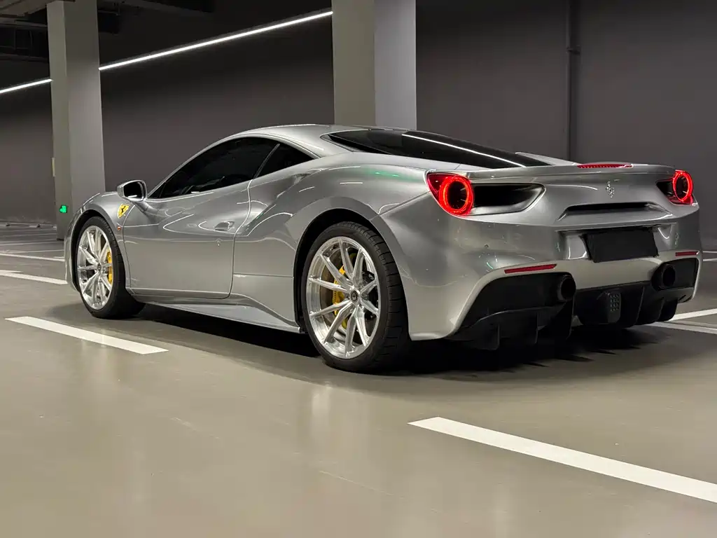 Ferrari 488 2019 — фото 8