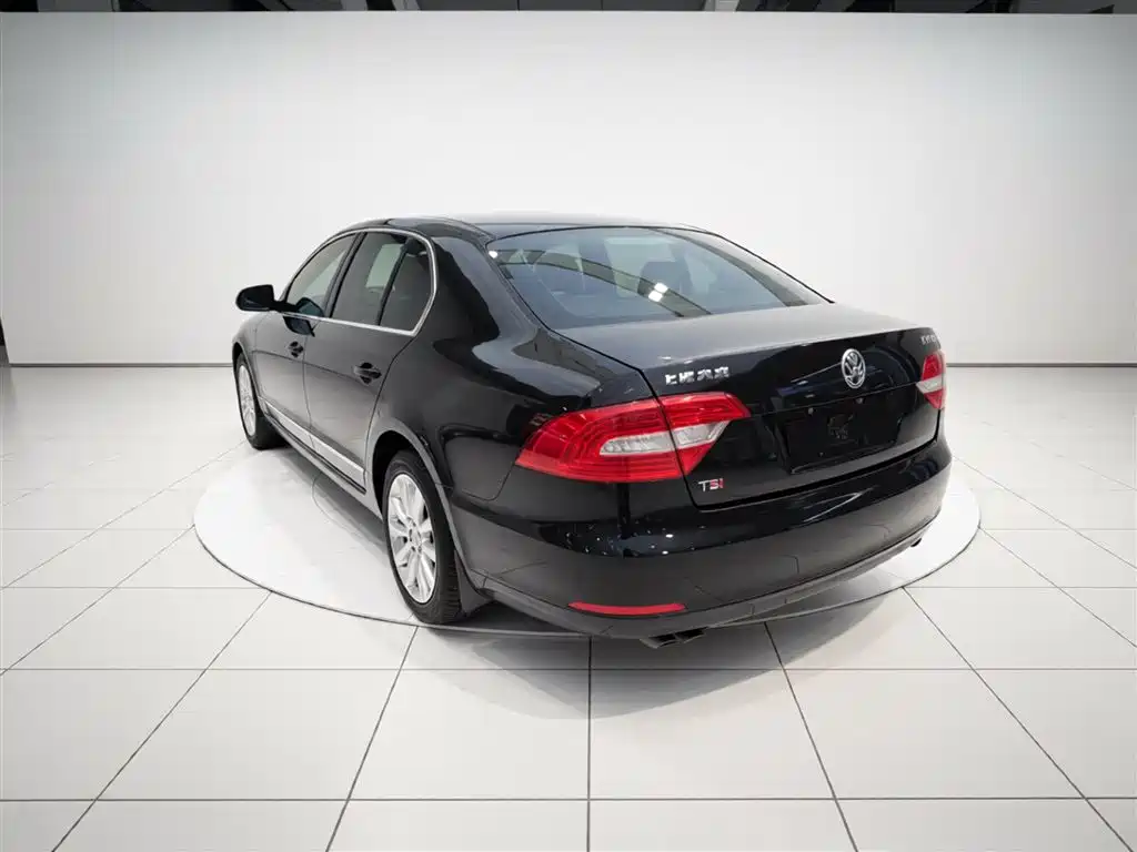 Skoda Superb 2015 — фото 23