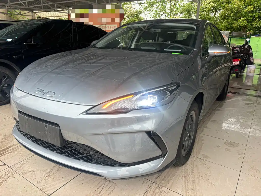 BYD Seal 05 DM-i 2025