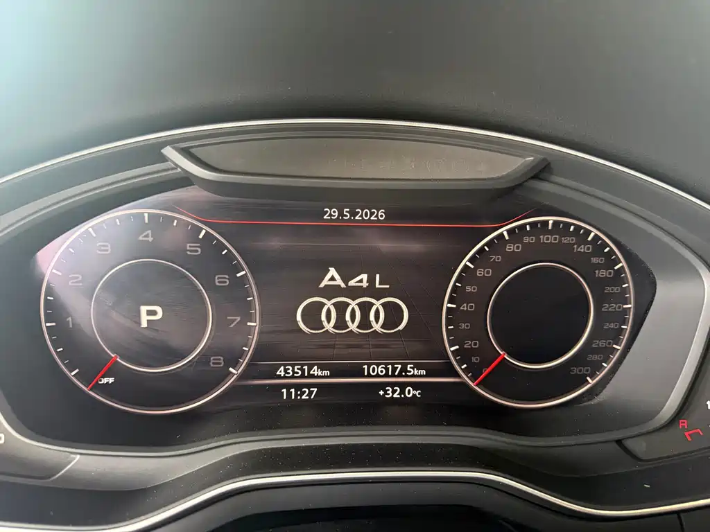 Audi A4L 2019 — фото 10