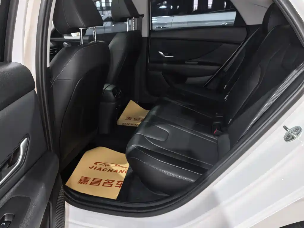 Hyundai Elantra 2023