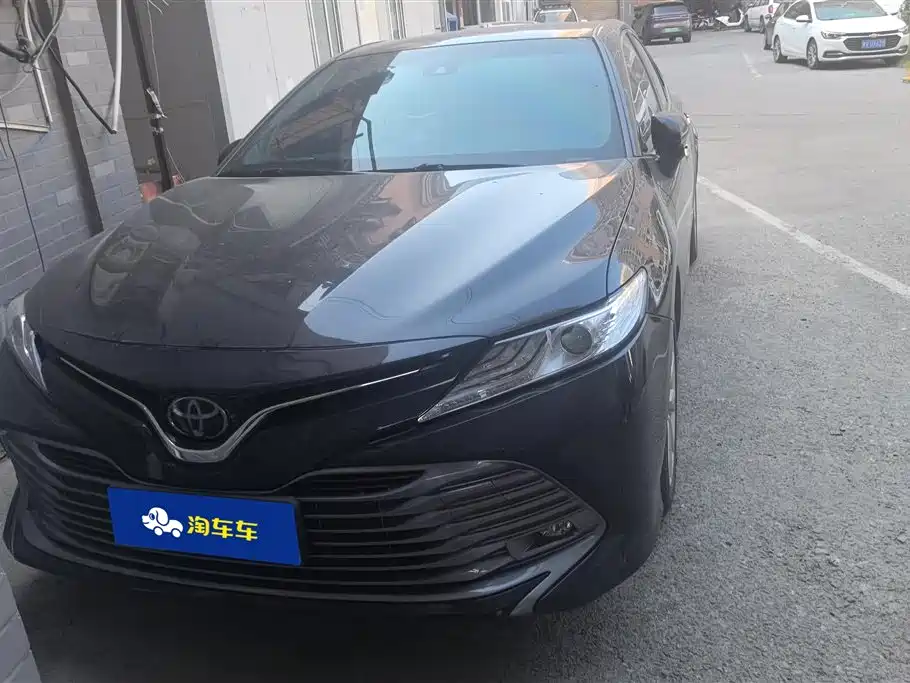 Toyota Camry 2020 — фото 2
