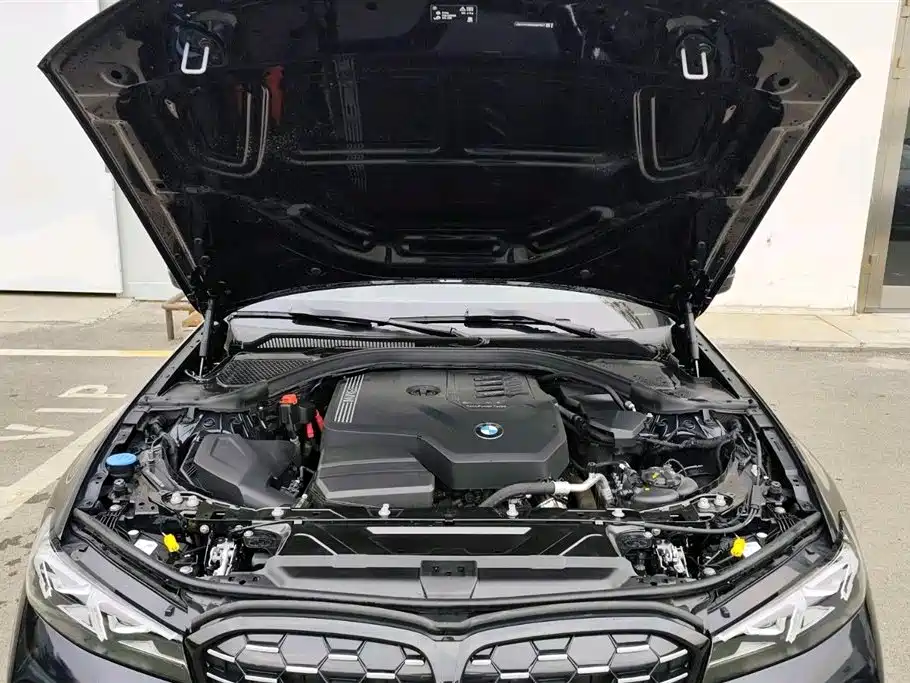 BMW 3 Series 2025 — фото 11