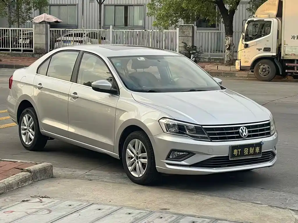Volkswagen Jetta 2017 — фото 3
