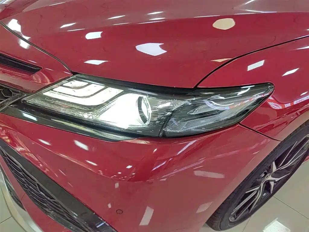 Toyota Camry 2022 — фото 24