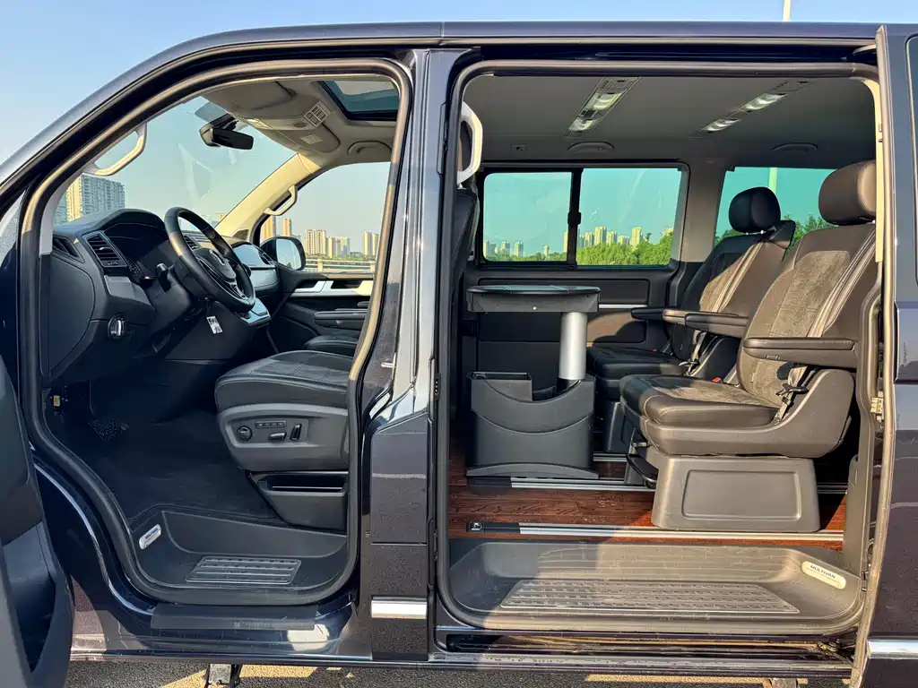 Volkswagen Multivan 2018 — фото 29