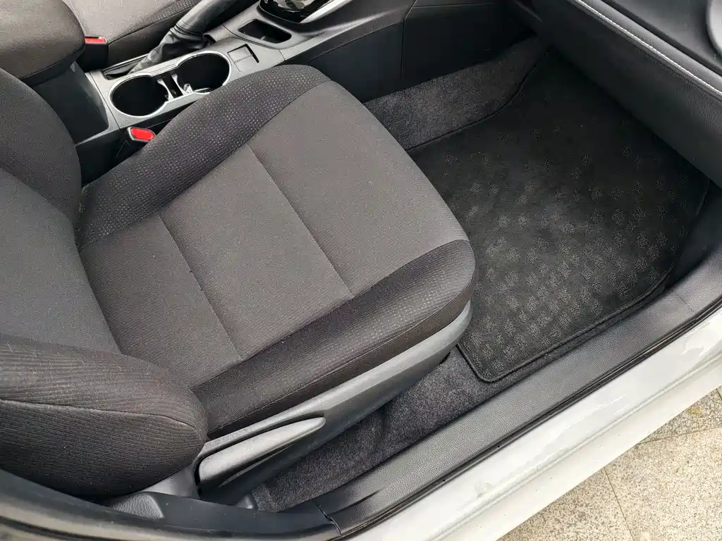 Toyota Corolla Hybrid 2020 — фото 28
