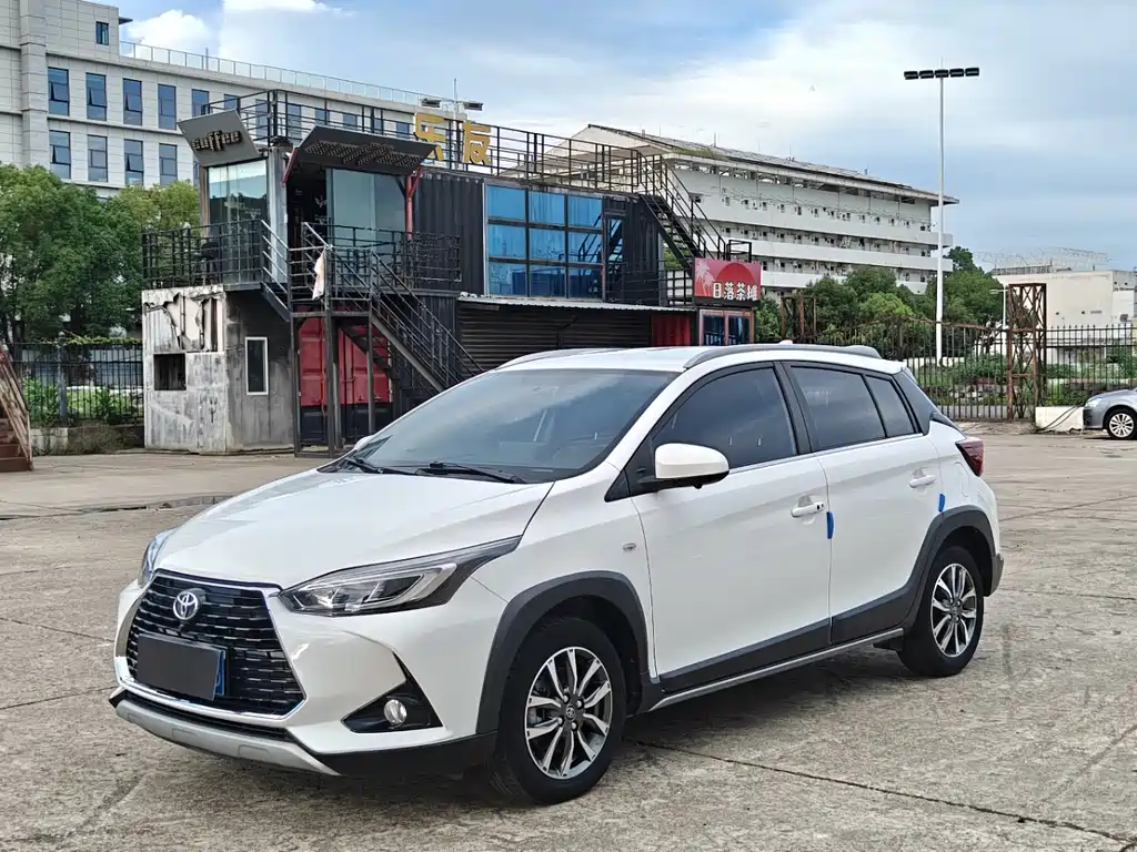 Toyota Yaris L 2022