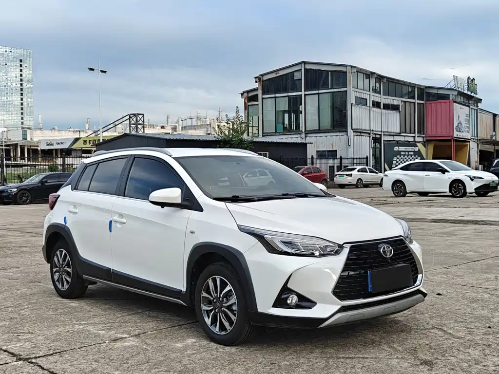 Toyota Yaris L 2022