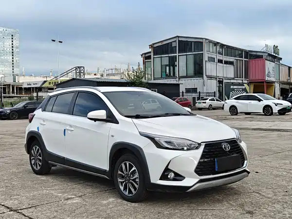 Toyota Yaris L 2022