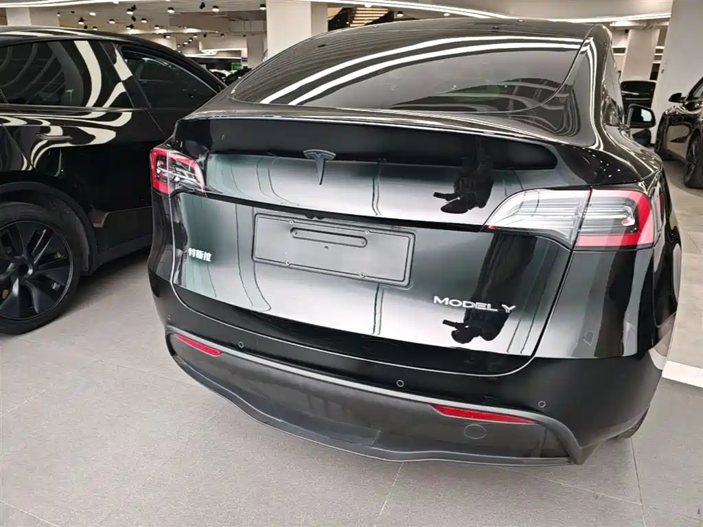 Tesla Model Y 2022 — фото 4