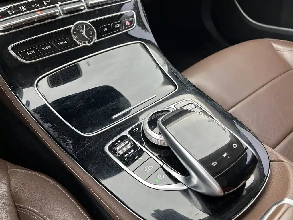 Mercedes-Benz E-Class 2017 — фото 10