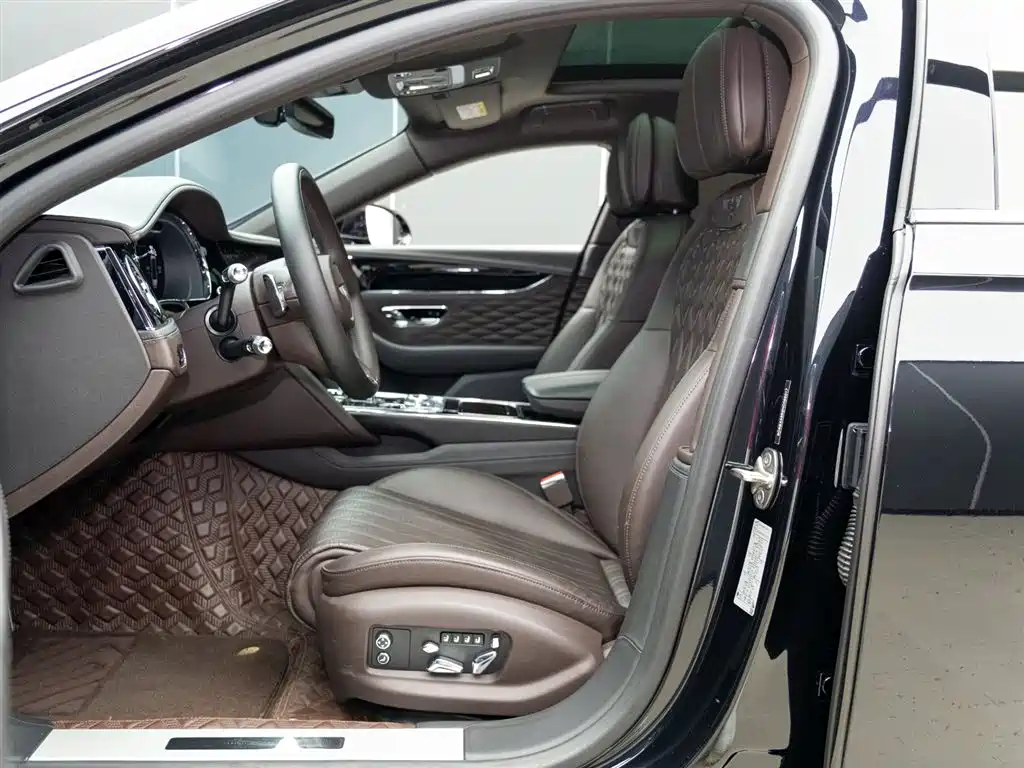 Bentley Flying Spur 2023 — фото 9
