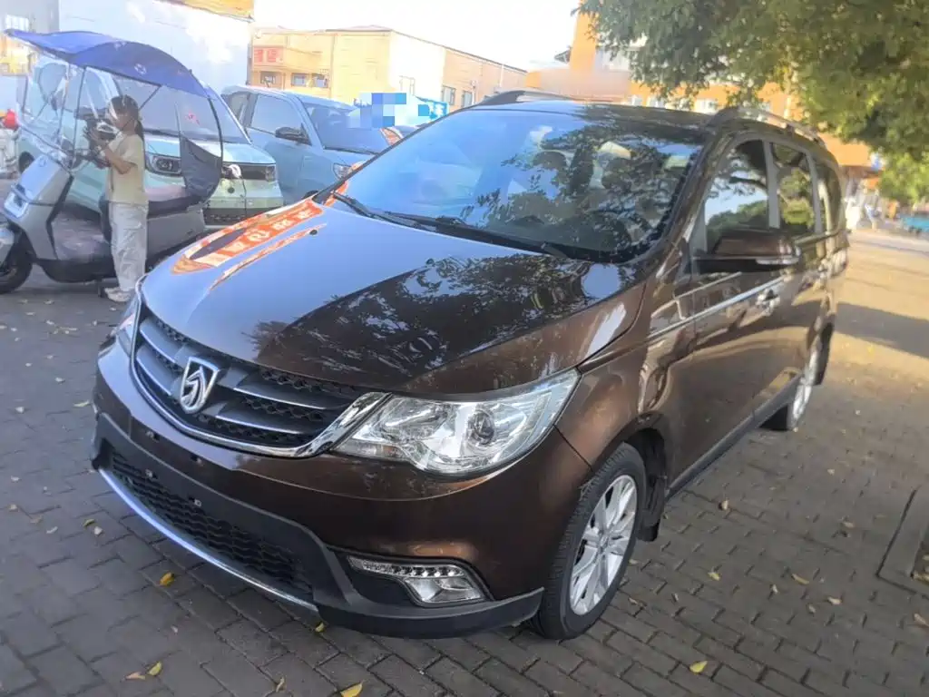 Baojun 730 2015
