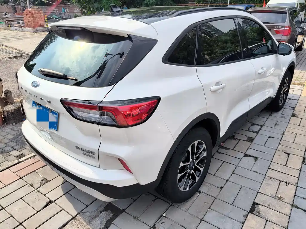 Ford Escape 2021 — фото 12