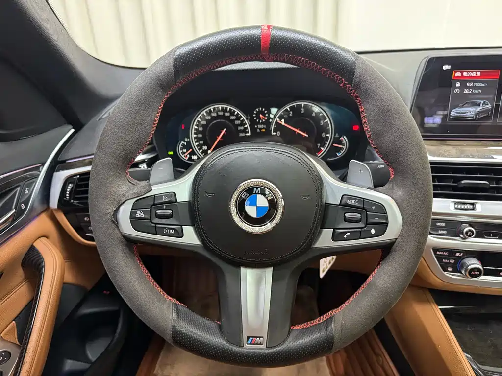 BMW 5 Series 2017 — фото 22