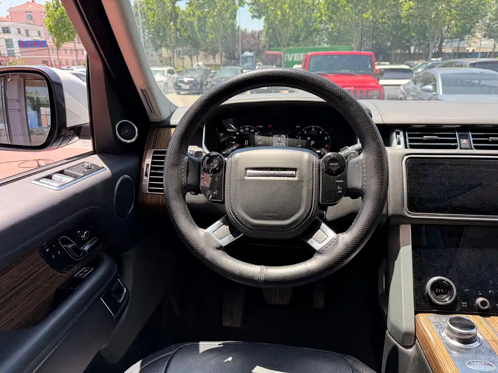 Land Rover Range Rover 2018 — фото 10