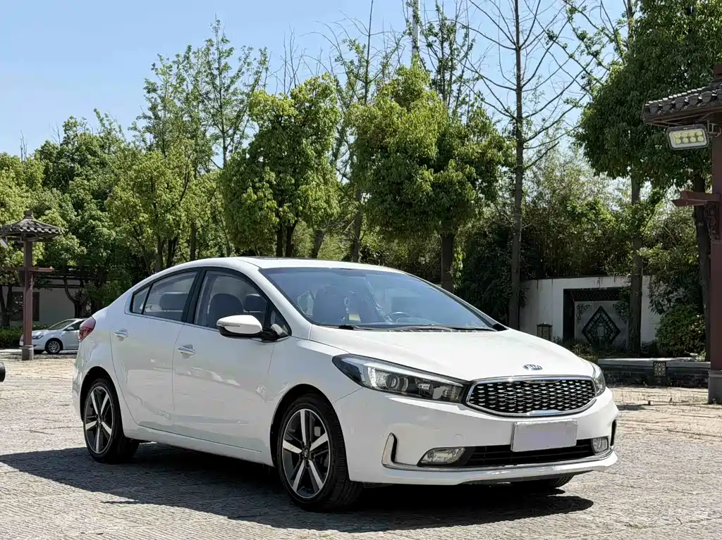 Kia K3 2016