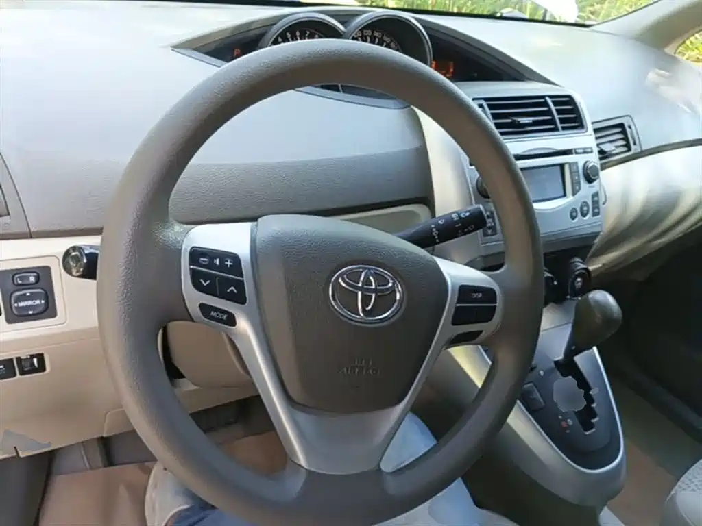 Toyota Verso 2016 — фото 11