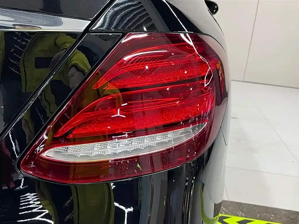 Mercedes-Benz E-Class 2019 — фото 14