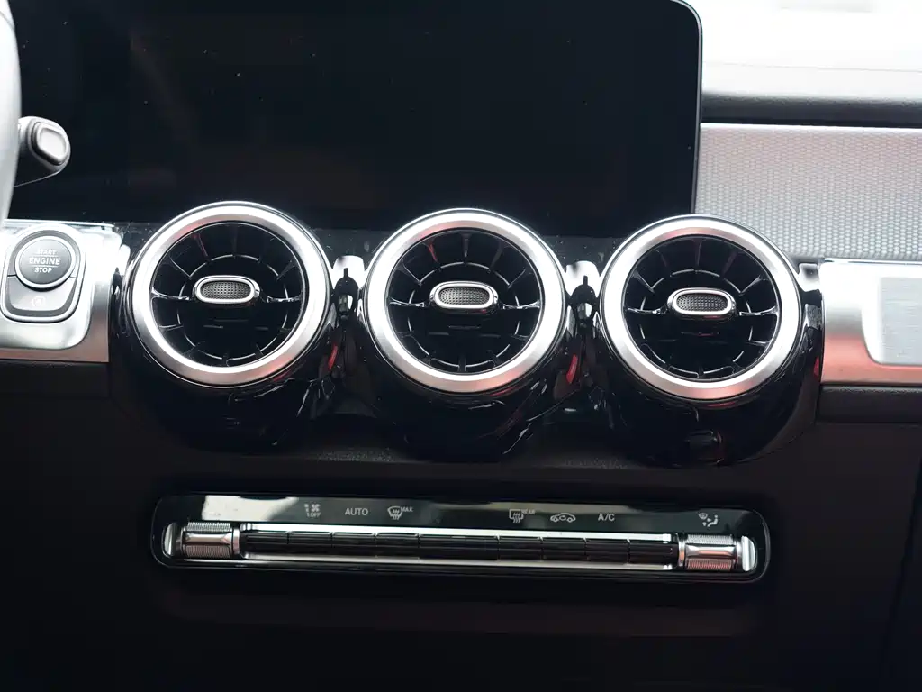 Mercedes-Benz GLB 2023 — фото 12