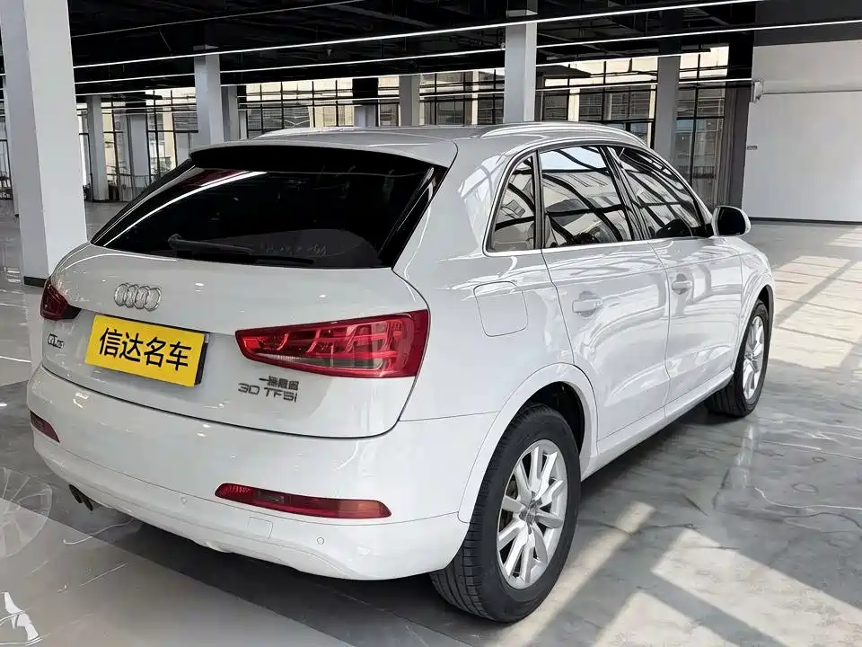 Audi Q3 2015 — фото 19