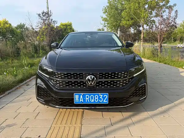 Volkswagen Passat 2022