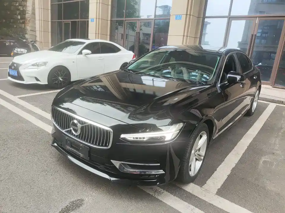 Volvo S90 2018 — фото 1