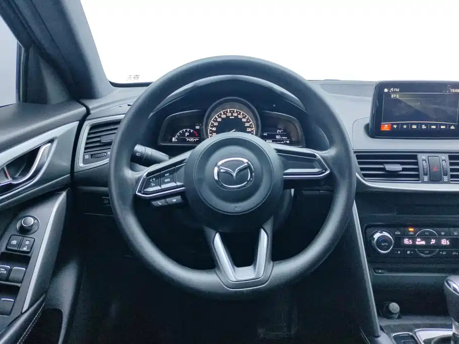 Mazda CX-4 2018 — фото 15