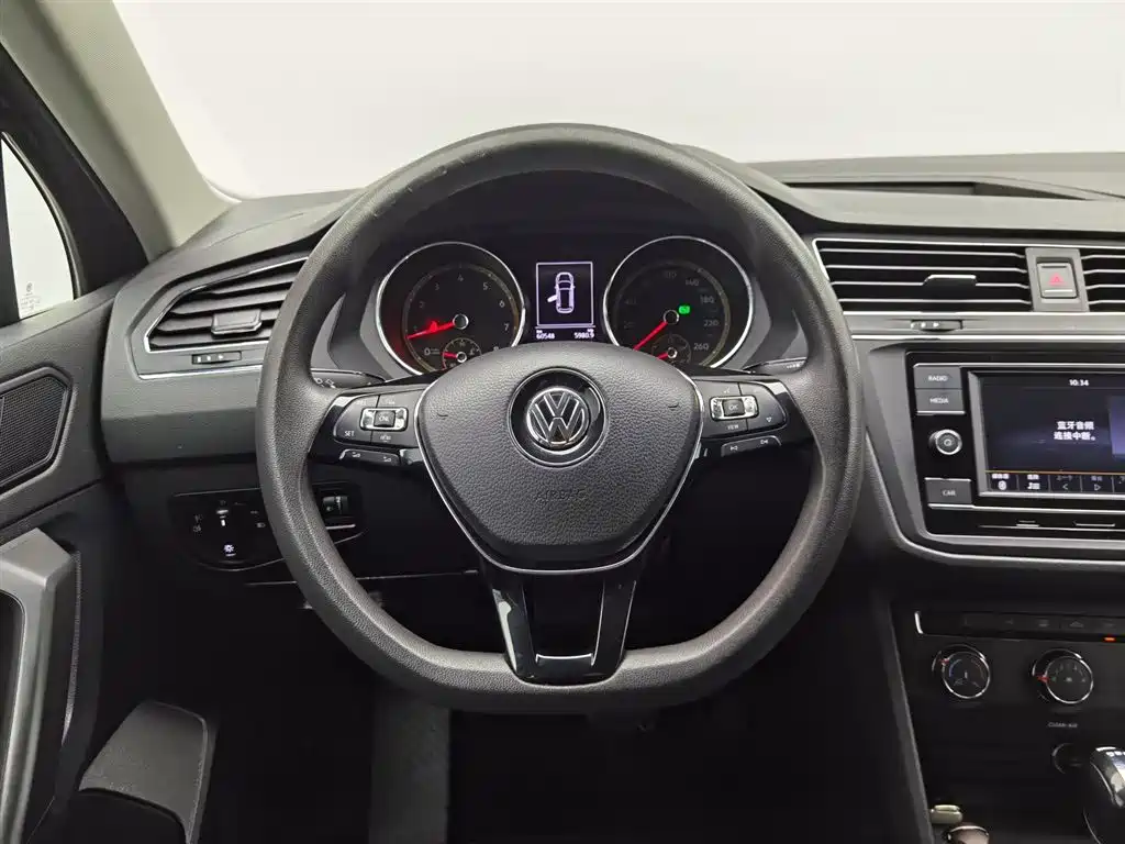 Volkswagen Tiguan L 2020 — фото 11