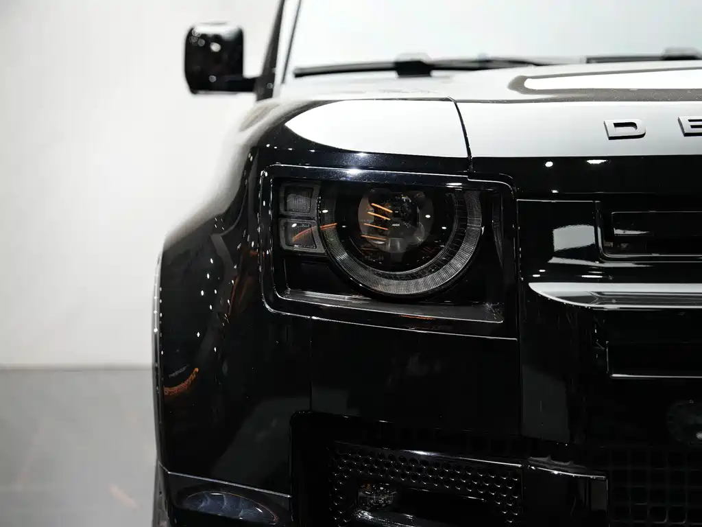 Land Rover Defender 2021 — фото 9