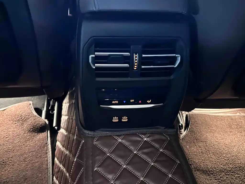 BMW 3 Series 2019 — фото 12