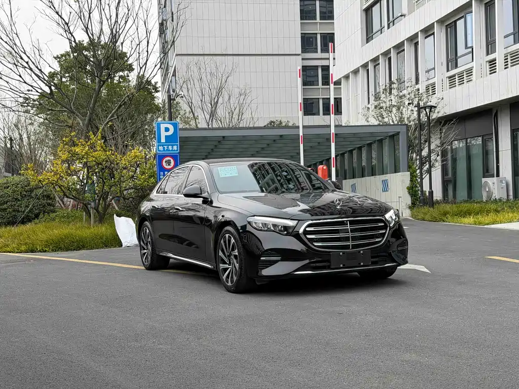 Mercedes-Benz E-Class 2024 — фото 3