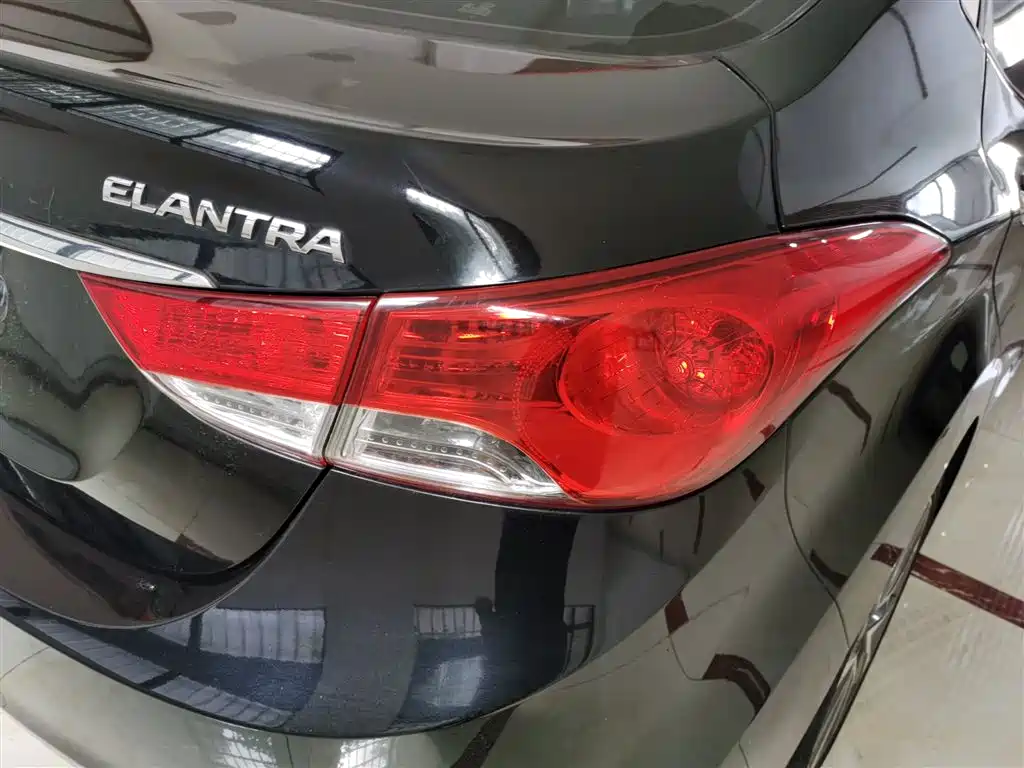 Hyundai Elantra Langdong 2015 — фото 24