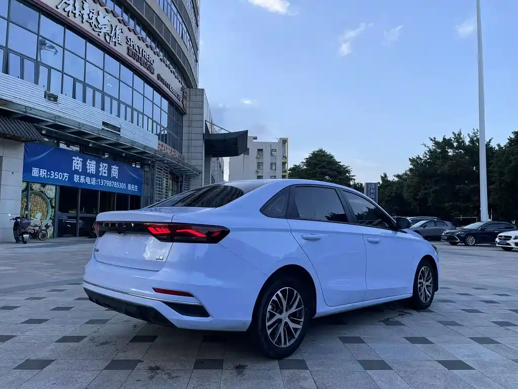 Geely Emgrand 2023 — фото 8
