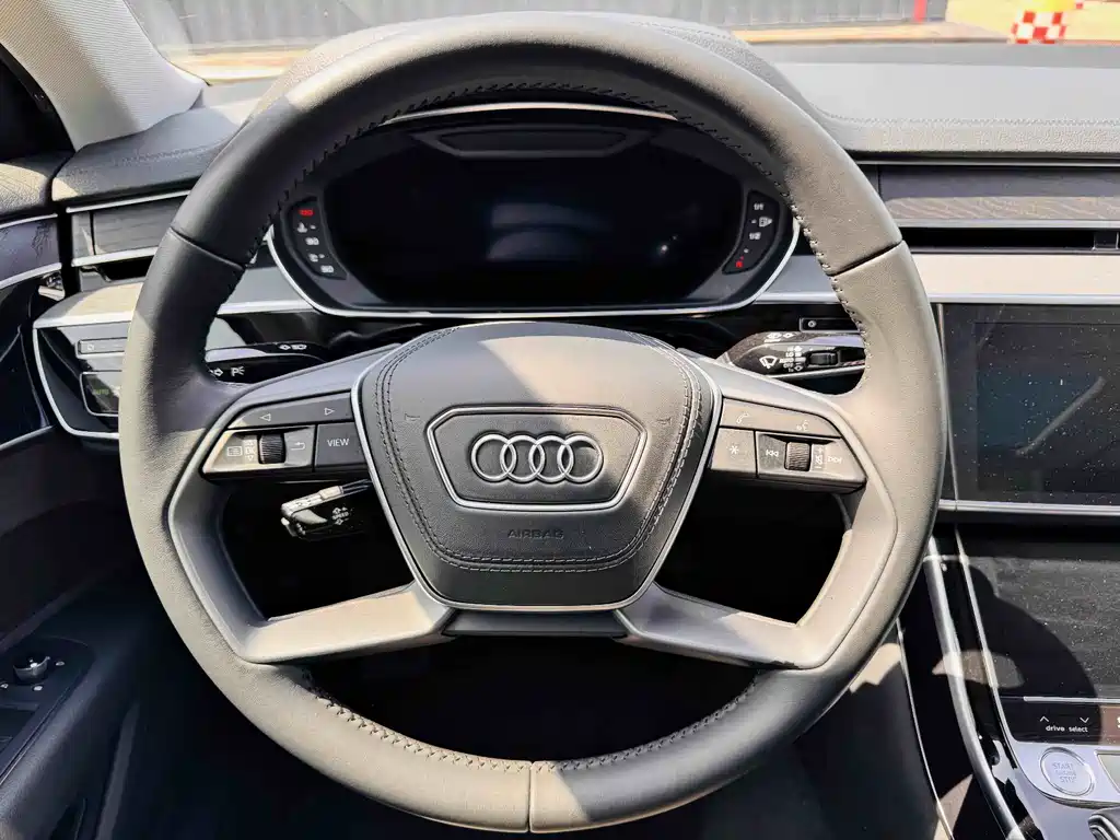 Audi A8 2018 — фото 14
