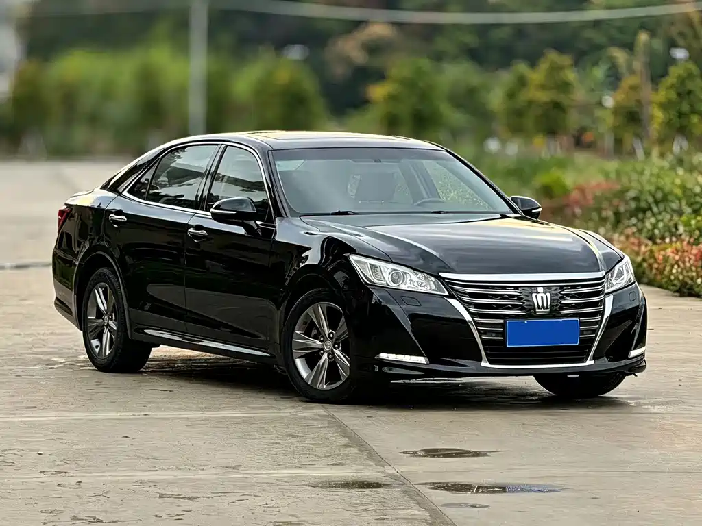 Toyota Crown 2016 — фото 2