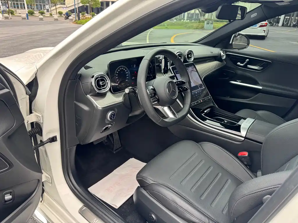 Mercedes-Benz C-Class 2023 — фото 5
