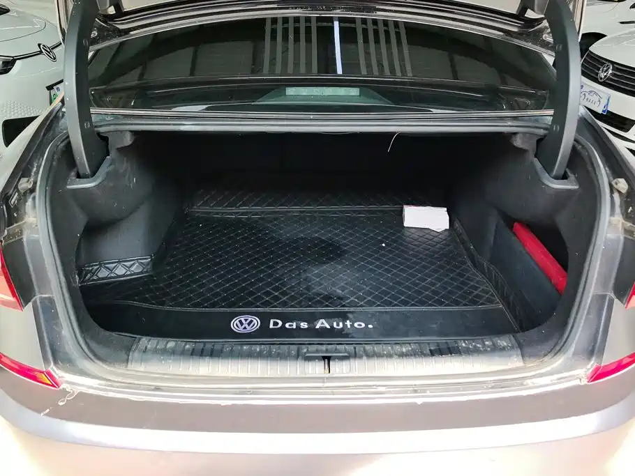 Volkswagen Passat 2023