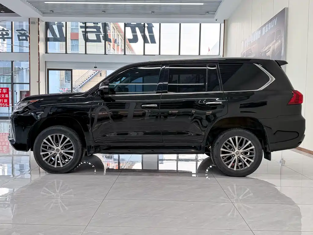 Lexus LX 2019 — фото 3