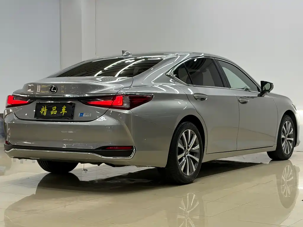 Lexus ES 2019 — фото 2