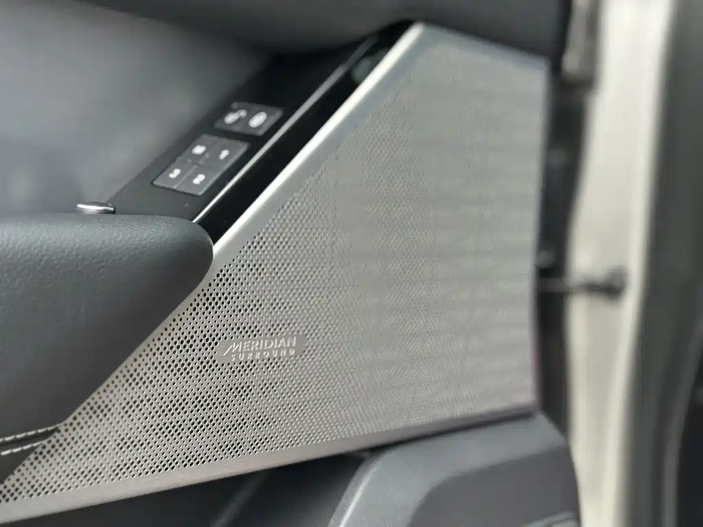 Land Rover Velar 2019 — фото 18