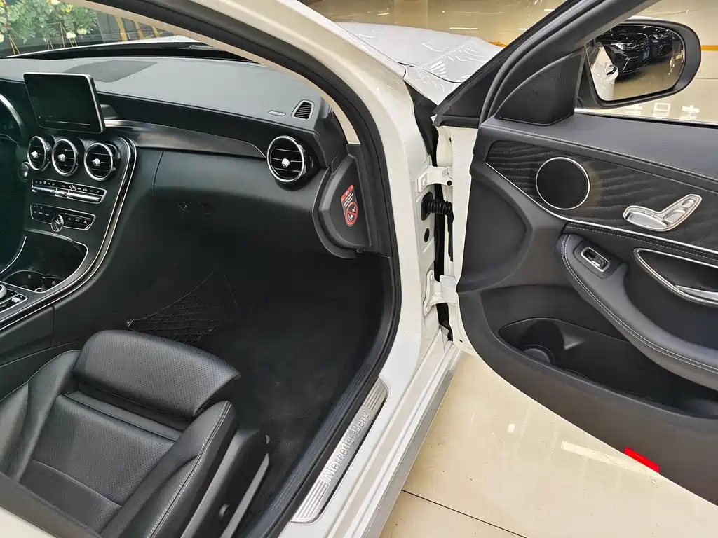Mercedes-Benz C-Class 2017 — фото 8