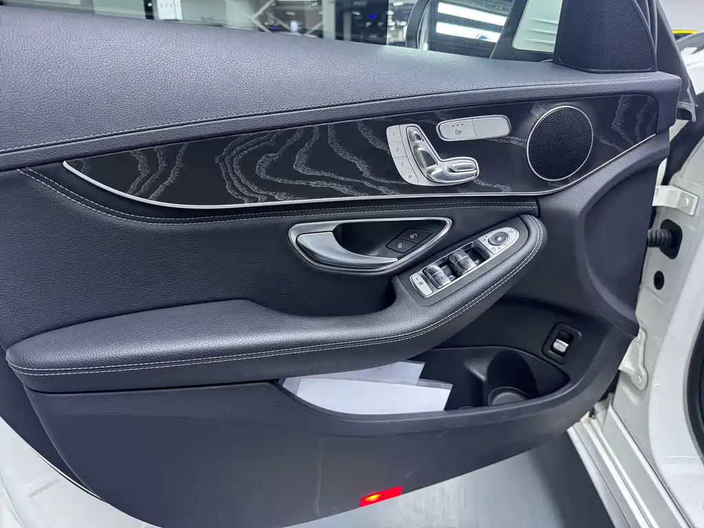 Mercedes-Benz C-Class 2019 — фото 4