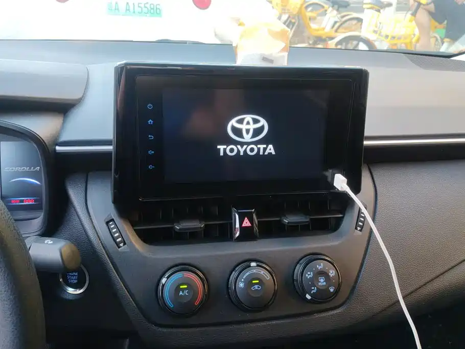 Toyota Corolla 2022 — фото 13