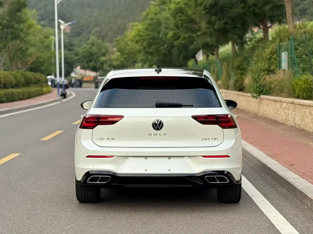 Volkswagen Golf 2023