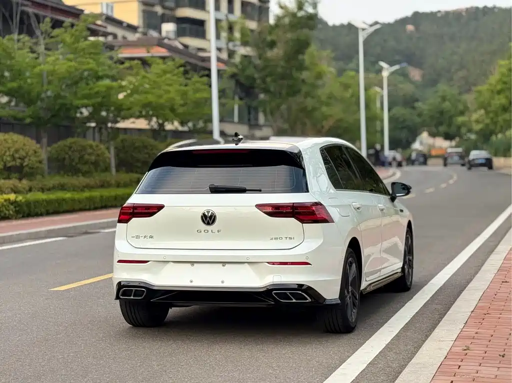 Volkswagen Golf 2023